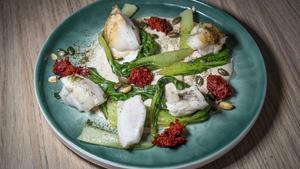 El rape con nduja y bagna cauda de Atipical.