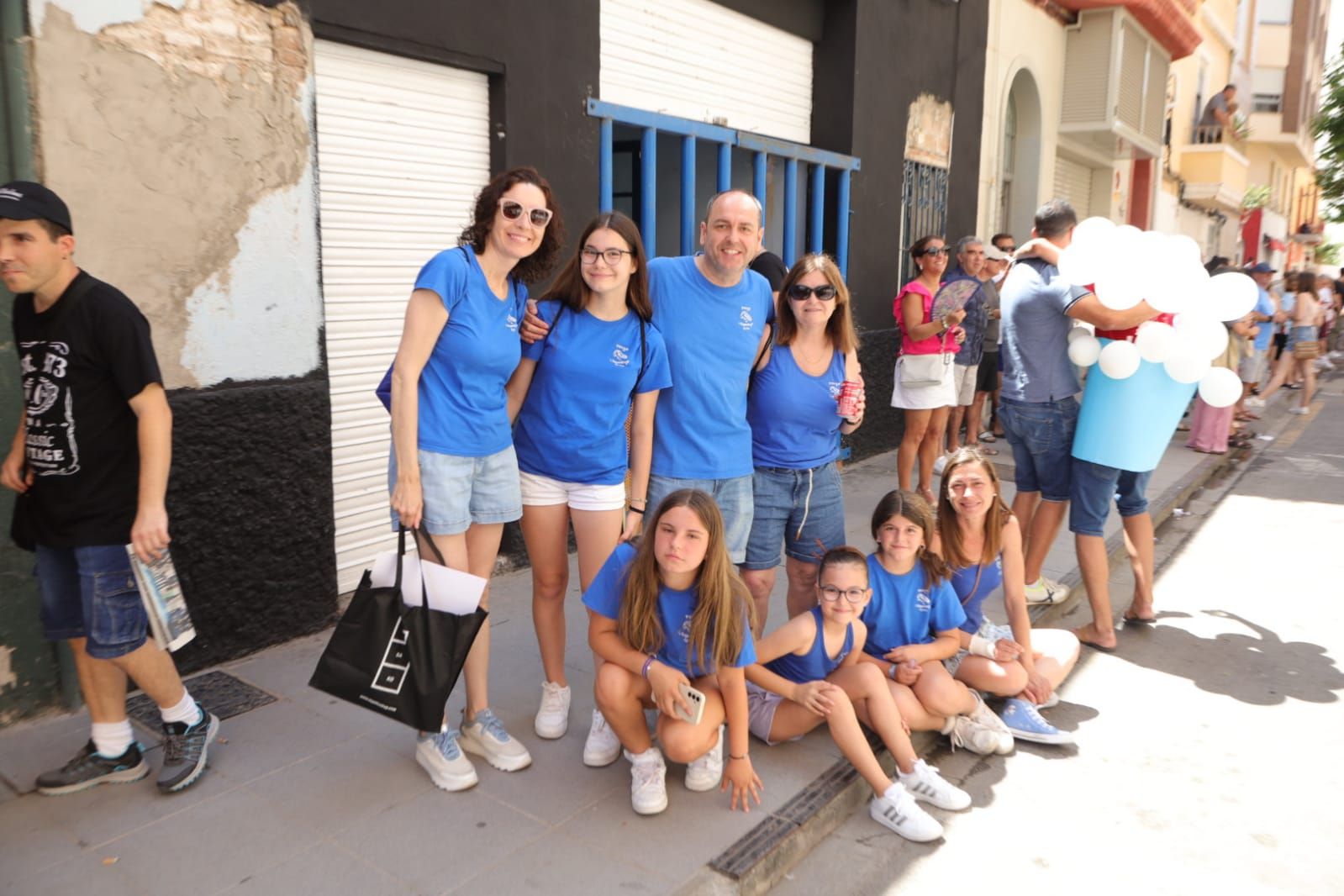 El Grau da inicio a las fiestas de Sant Pere con pólvora, bous y música