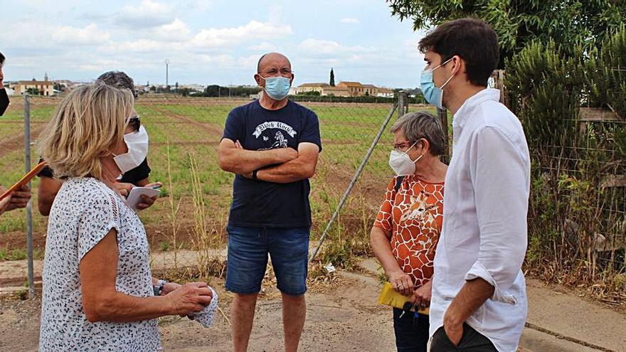 Compromiso para mejorar los accesos a Poble Nou e intervenir en las aceras