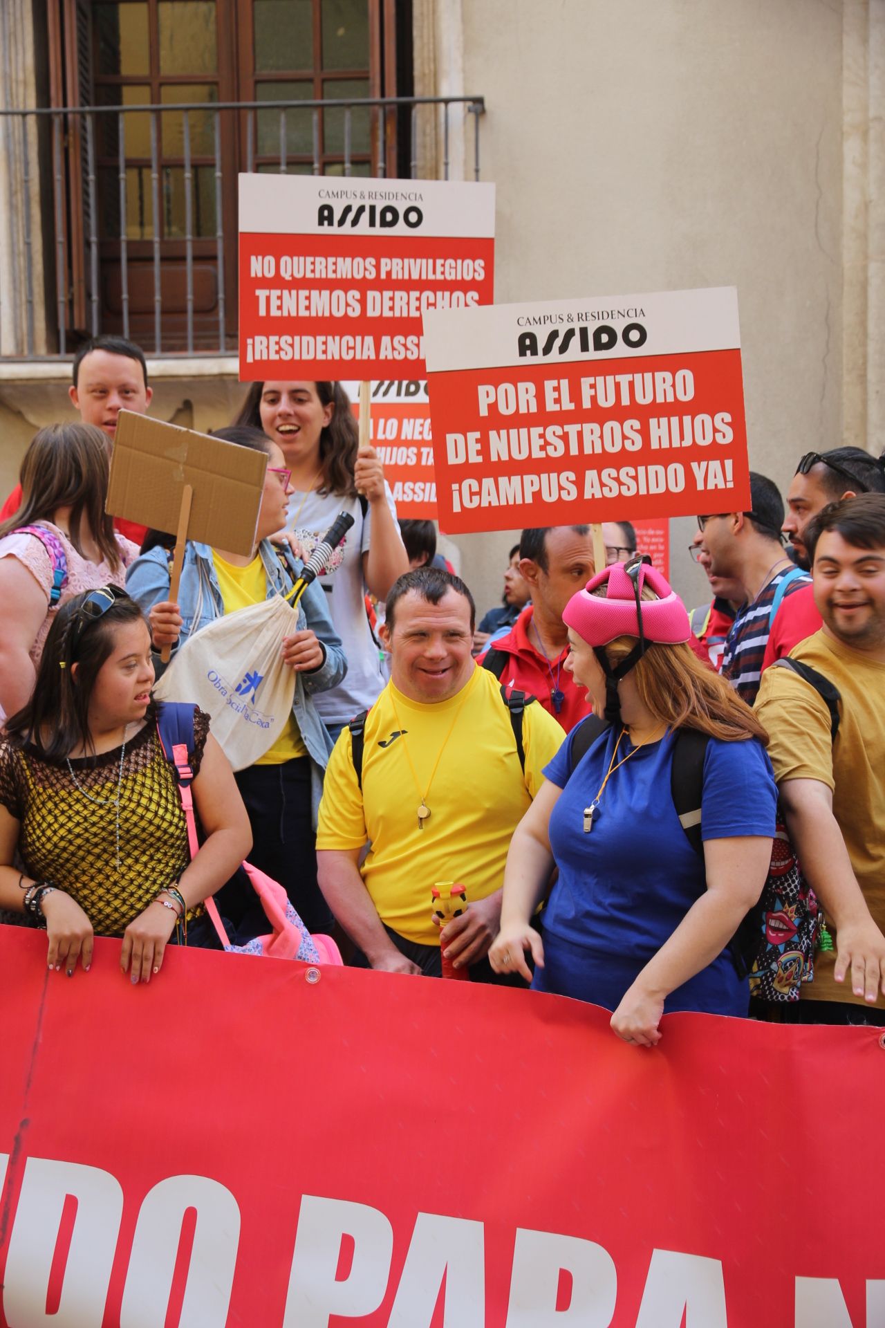 Concentración de Assido en Murcia ante la CHS