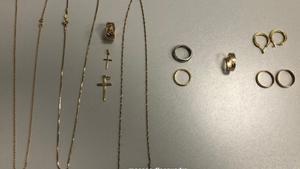 Algunas de las joyas robadas recuperadas por los Mossos.
