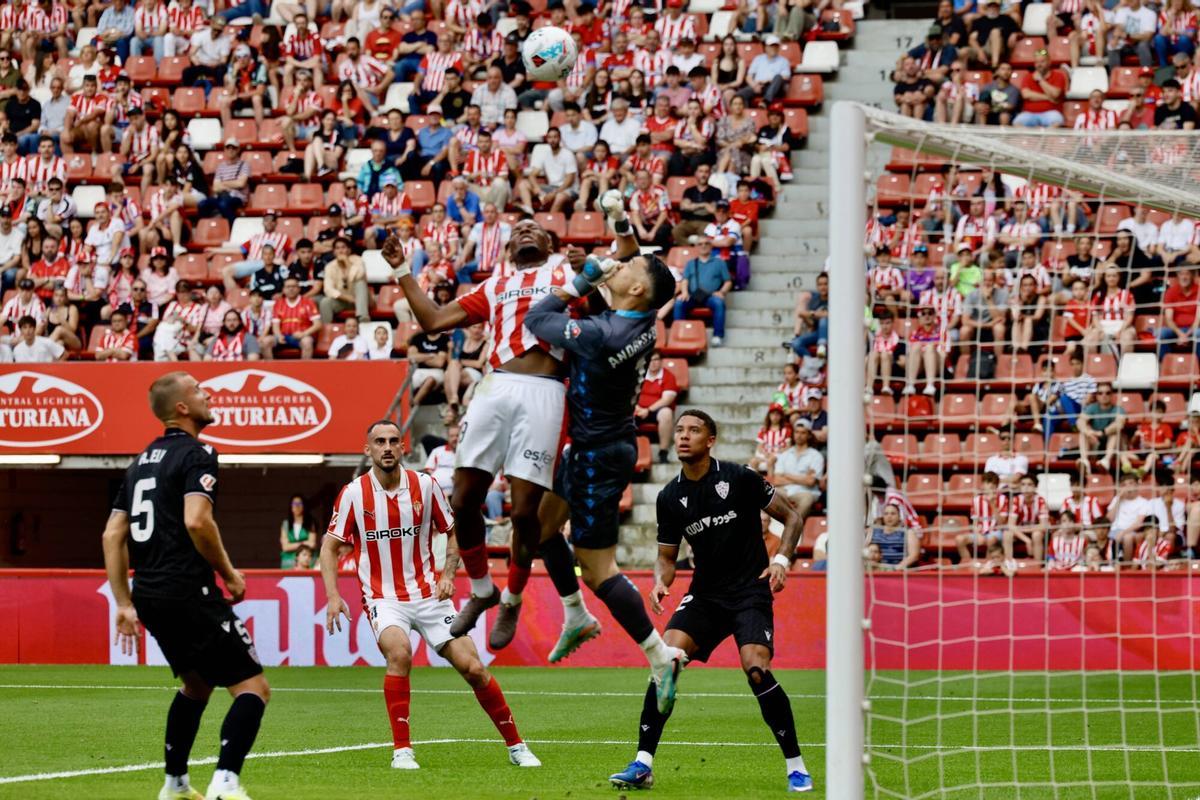 Molinón. Sporting-Almería.