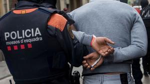 Els narcopisos es redueixen a Ciutat Vella per la pressió policial