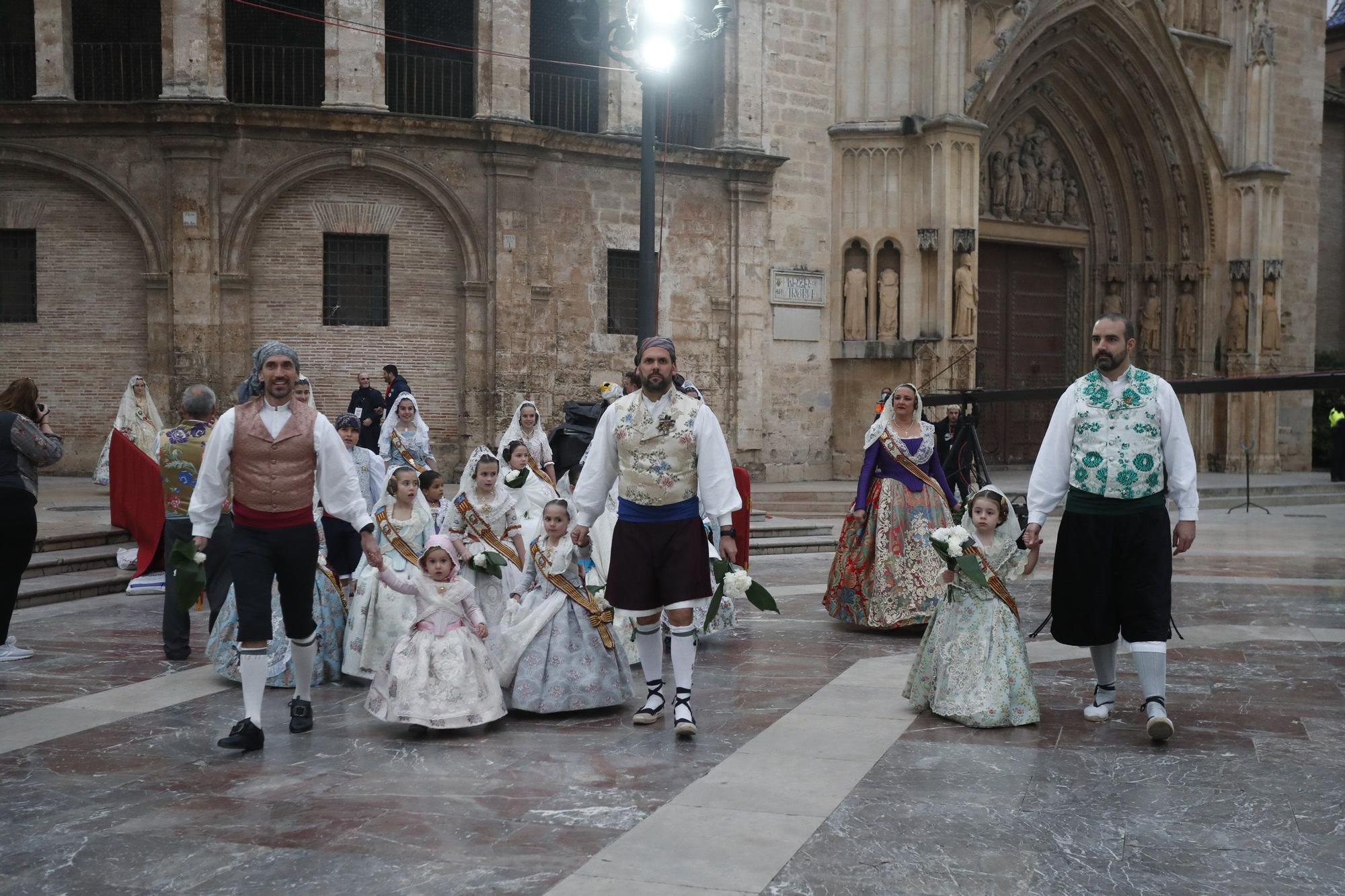 Búscate en el segundo día de ofrenda por la calle de la Paz (entre las 18:00 a las 19:00 horas)