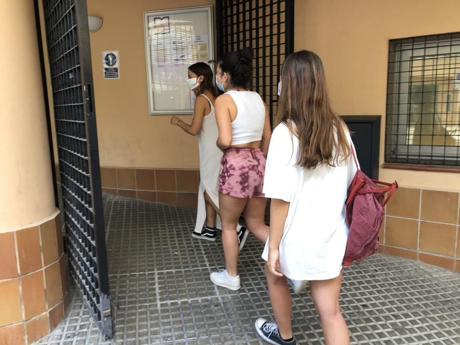 Temor entre los alumnos de las Pitiusas al examen y a un futuro rebrote que les impida ir a la universidad el próximo curso