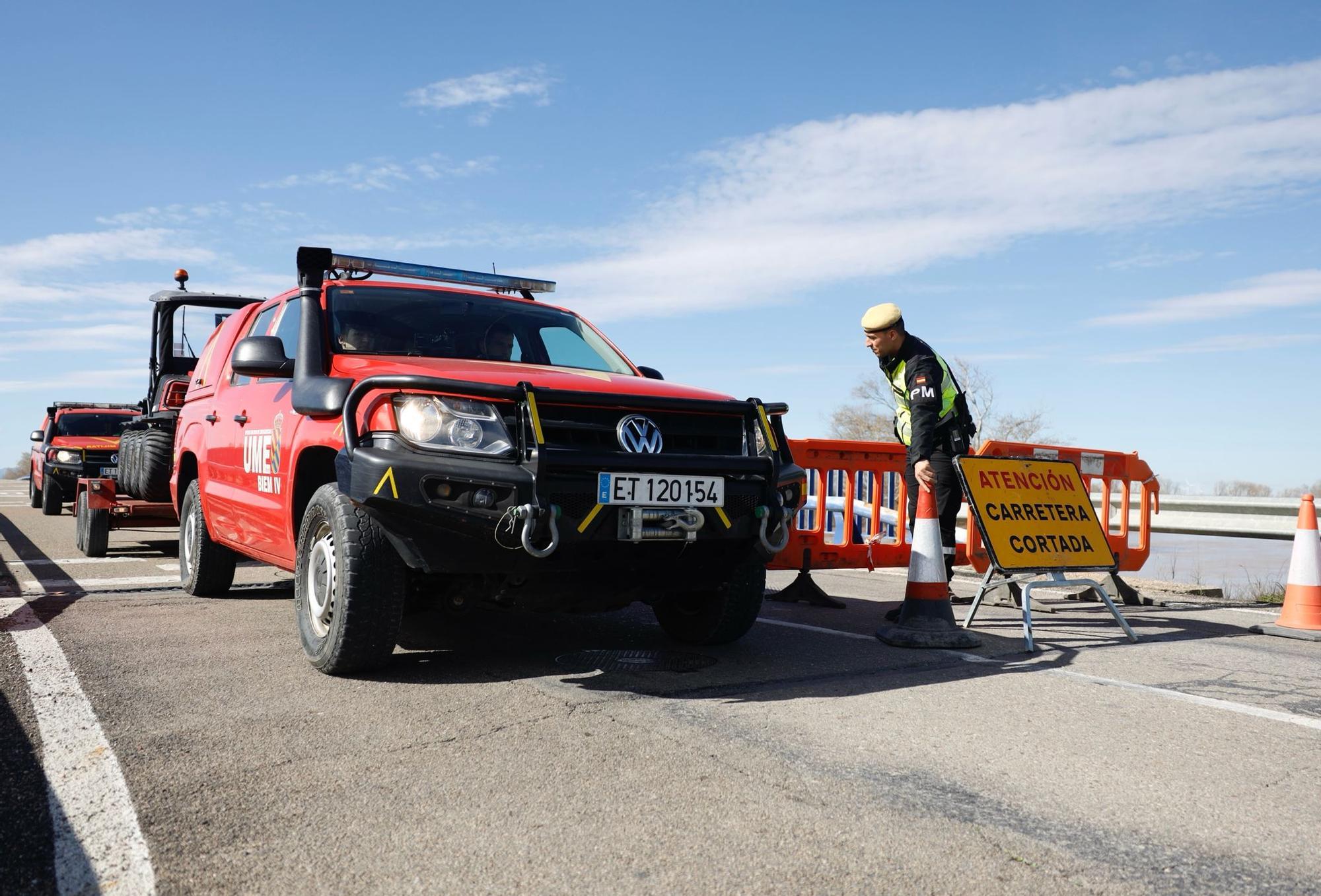 En imágenes | Así transcurre la crecida del Ebro a su paso por Aragón