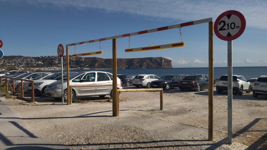 Más puertas anticaravanas en la costa de Xàbia