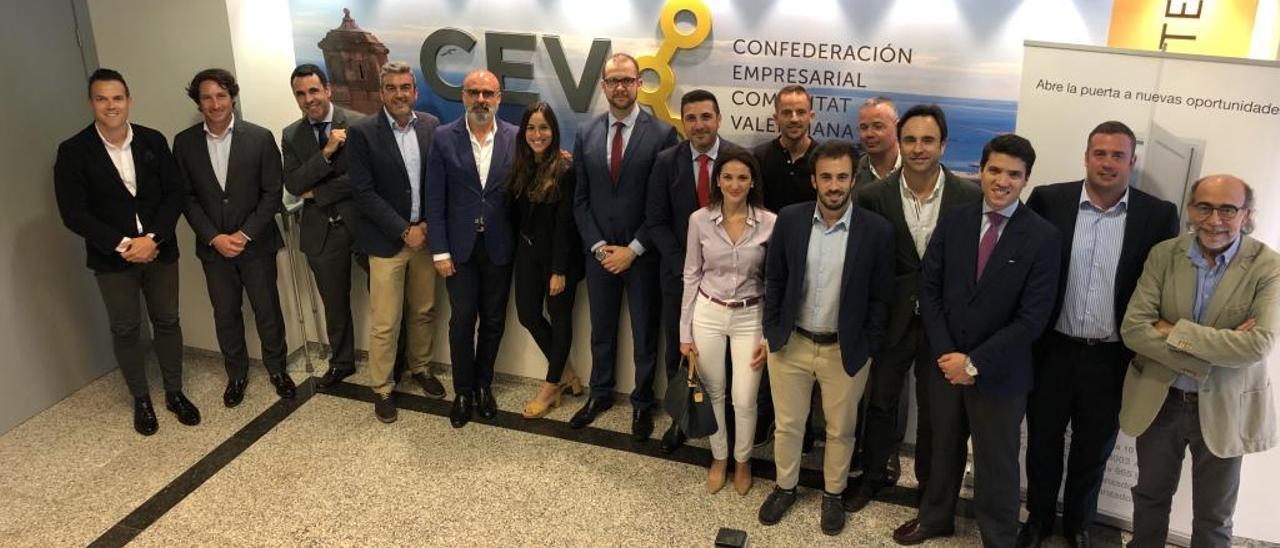 Asociados de Terciario Avanzado, tras la junta directiva que se celebró ayer por la tarde.