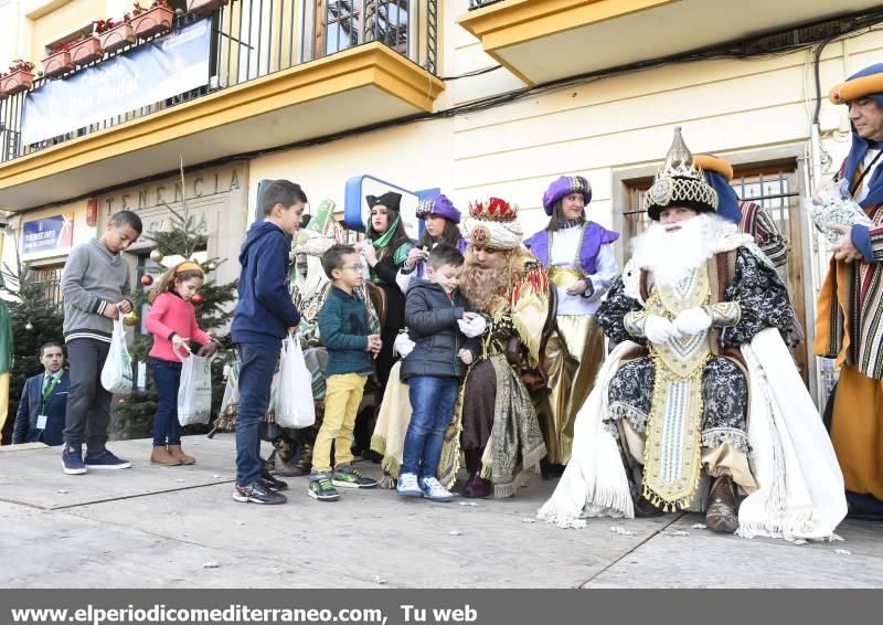 Los Reyes Magos reparten regalos en la provincia