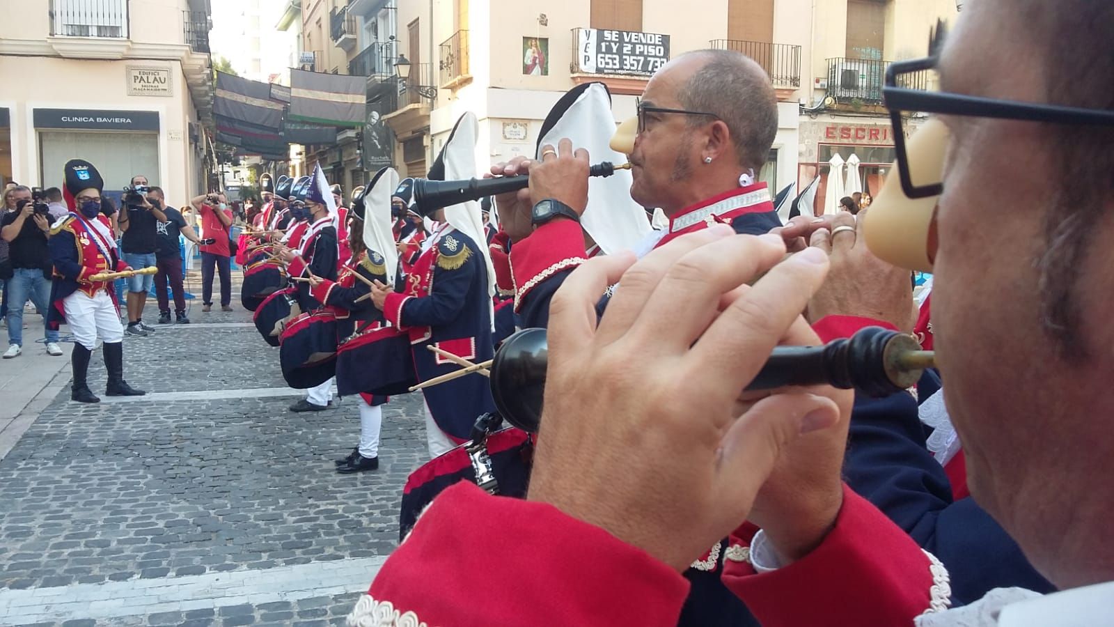 El Tio de la Porra de Gandia da la bienvenida a las fiestas