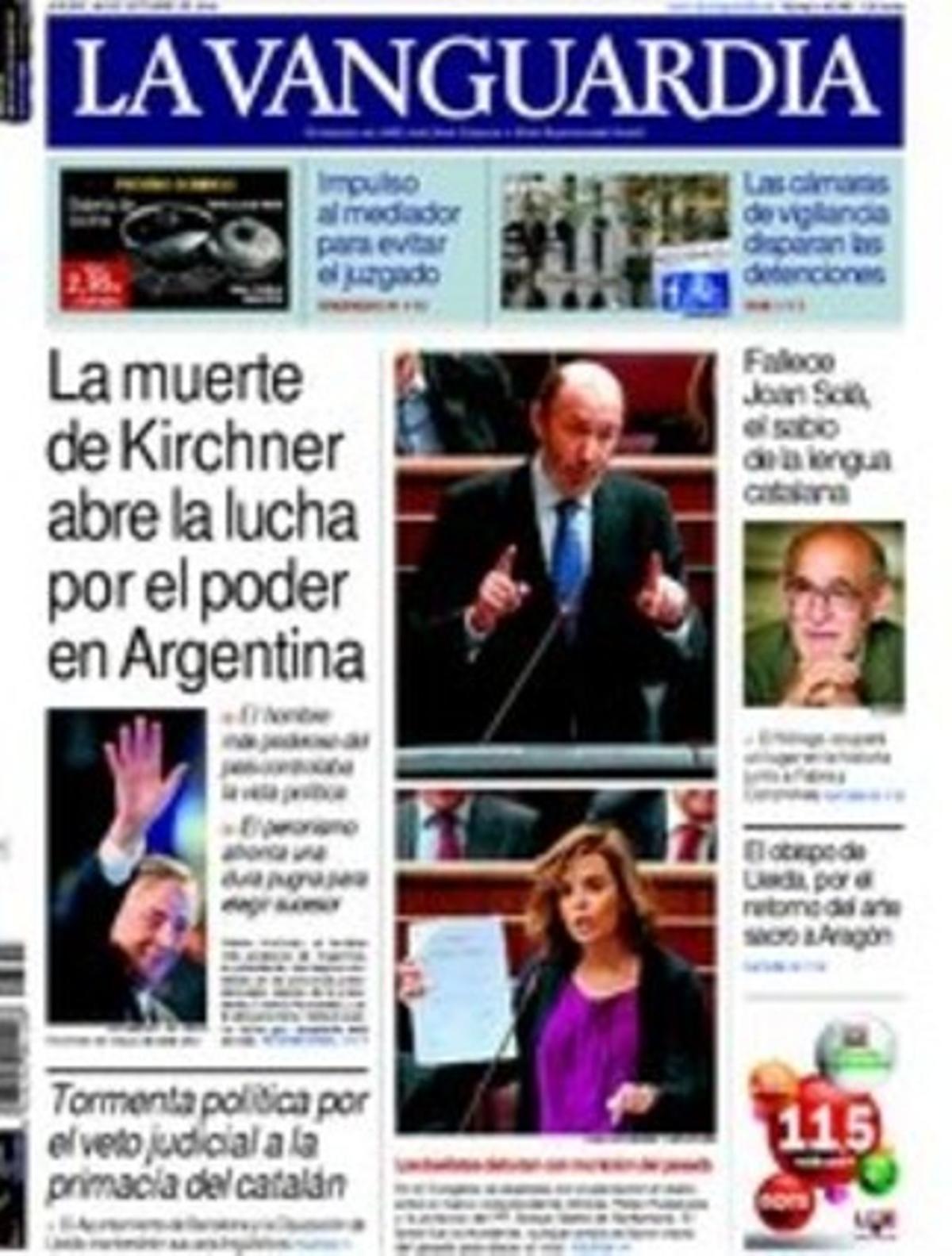 A dins ’La Vanguardia’ destaca que el PSOE s’erigeix en defensor de les autonomies davant de Rajoy; que el Tribunal Constitucional estudia tornar a posar en qüestió l’Estatut; que el Saló Nàutic intueix el final de la crisi econòmica, i que Barça i Madrid rebaixen el seu catxet en la negociació pels drets de televisió.