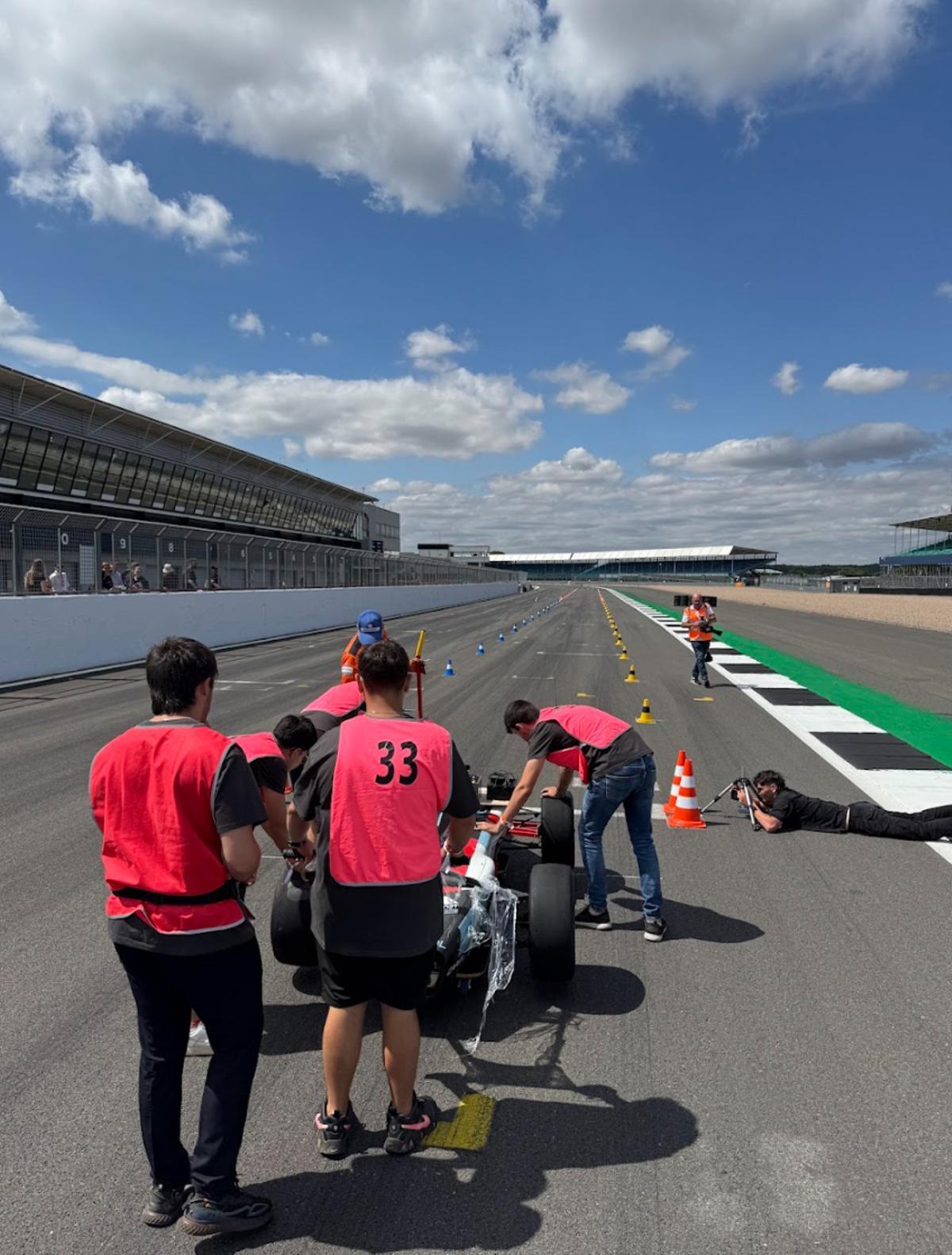 Auria Technologies compitiendo en Silverstone el año pasado