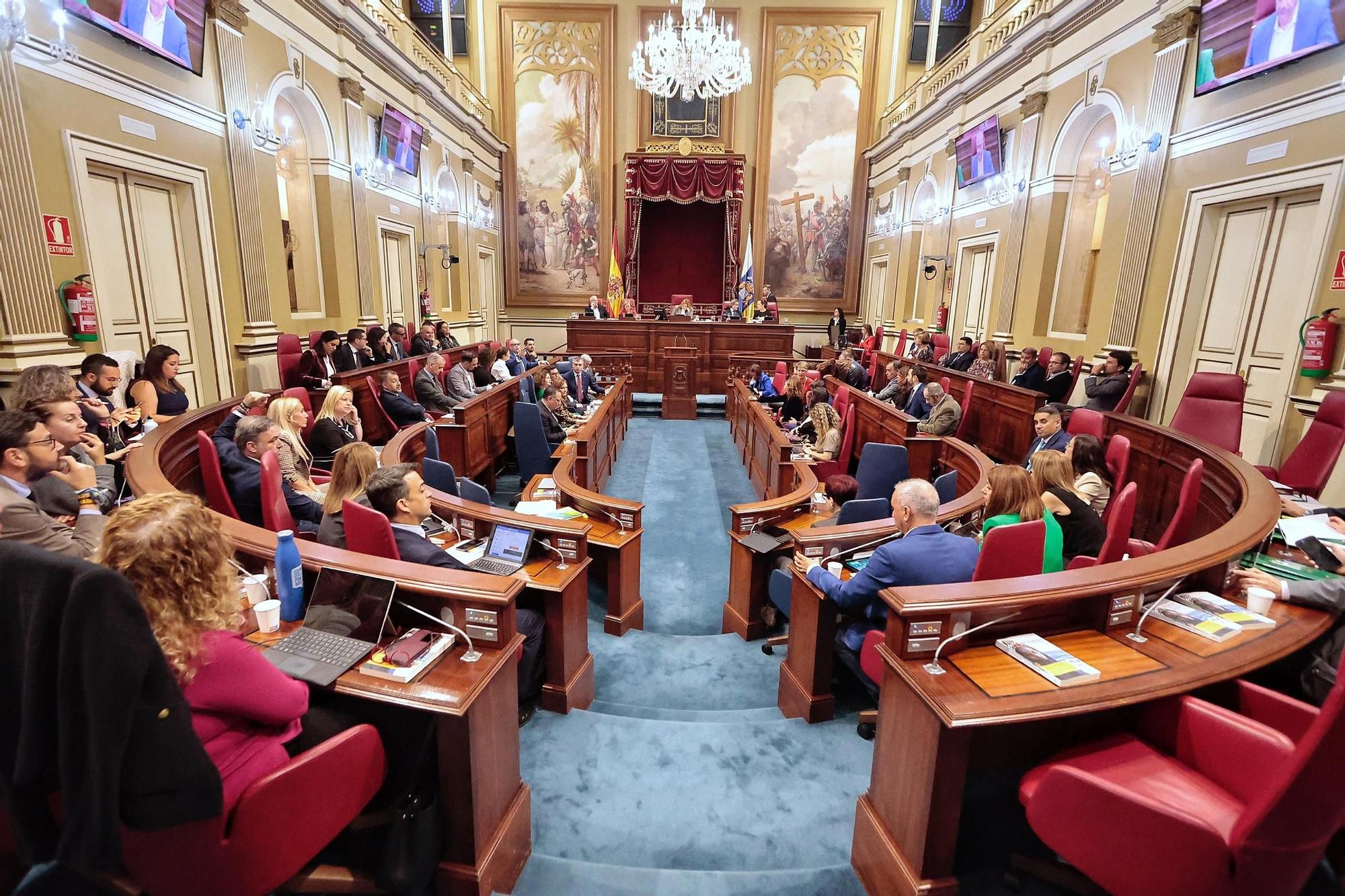 Pleno del Parlamento de Canarias