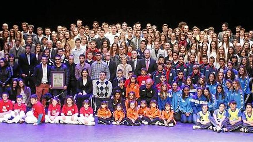 El teatro La Rambleta de Valencia fue ayer el punto de encuentro de la mayor y mejor representación del deporte valenciano