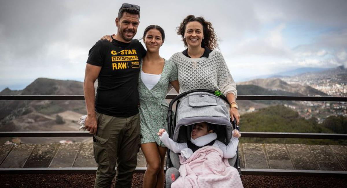 David, Carla, Claudia y Sarah. | | ANDRÉS GUTIÉRREZ