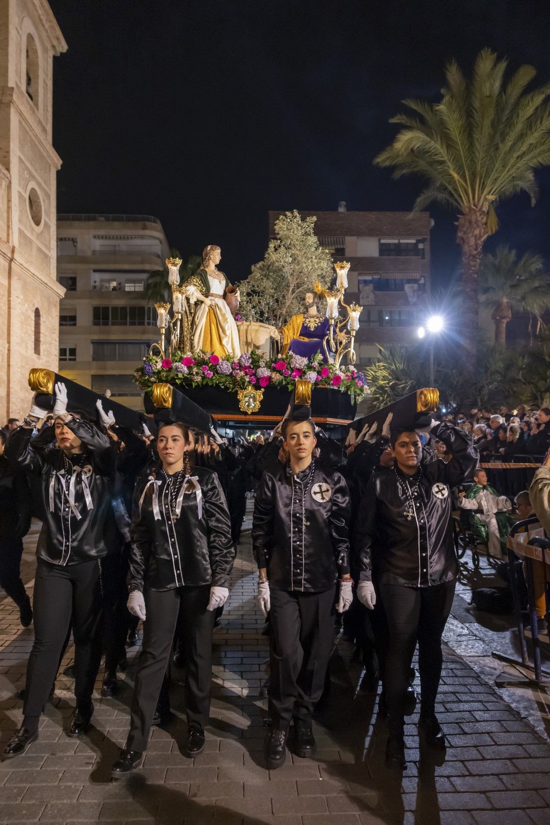 Aquí las imágenes de la Procesión de Lunes Santo en Torrevieja