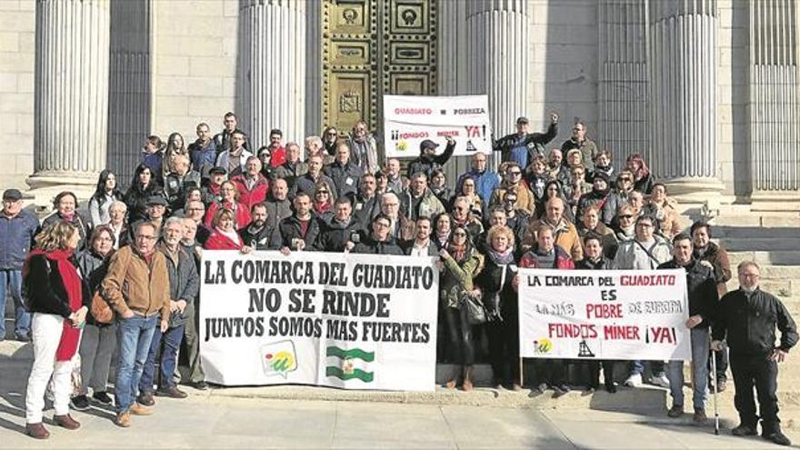 Pablo Iglesias y Alberto Garzón muestran su apoyo a la reivindicación del Miner