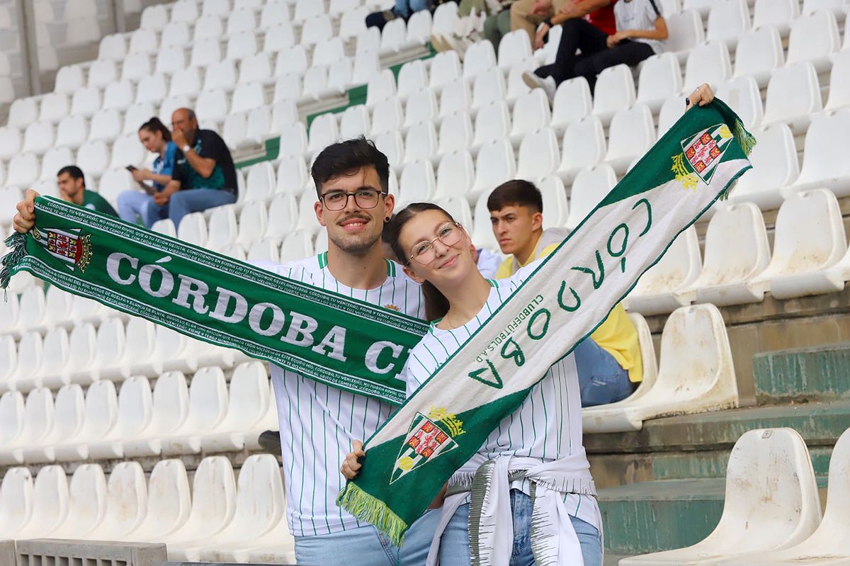 Las imágenes de la afición en el Córdoba CF - Badajoz