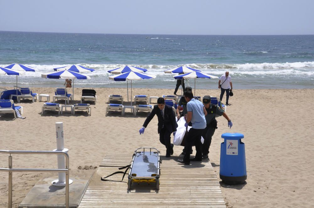 Fallece un hombre en la playa Centro de La Vila