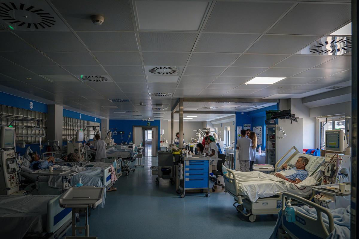 Sala de diálisis del hospital Clínic de Barcelona. Foto archivo