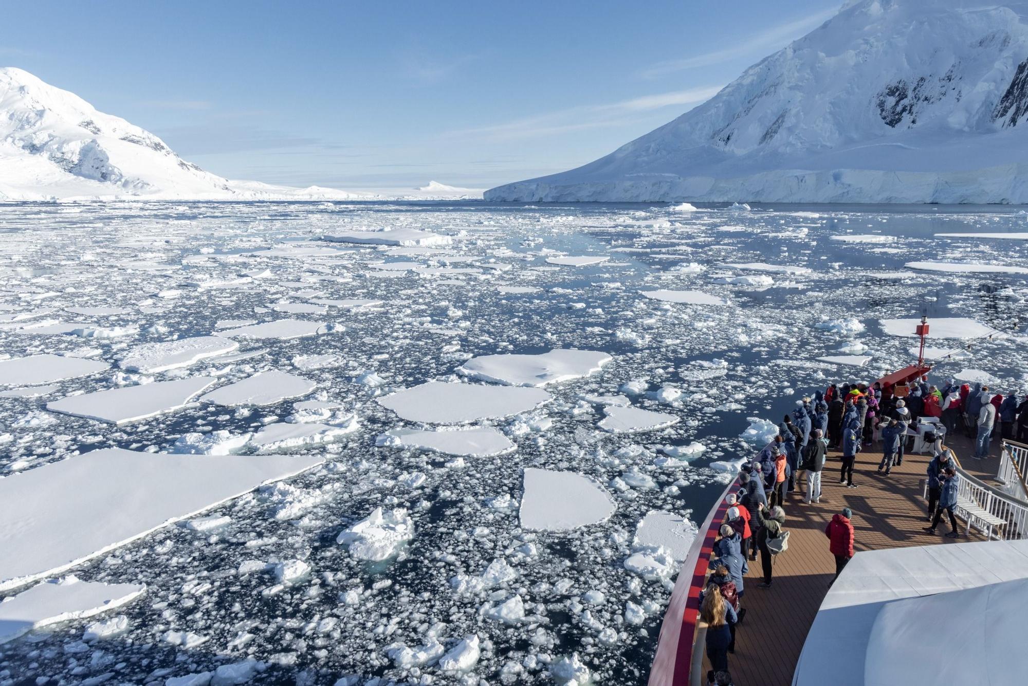 Los alucionantes paisajes helados son uno de los reclamos del viaje.
