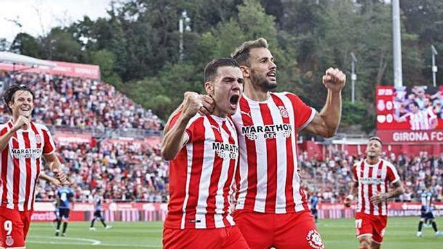 Gallar i Stuani celebrant un gol en el Girona-Rayo (3-1).