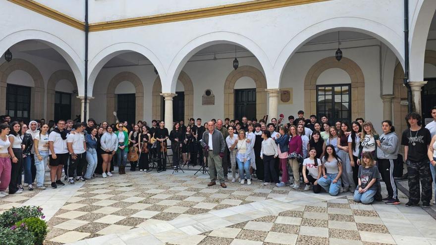 Romero de Torres renace en un patio
