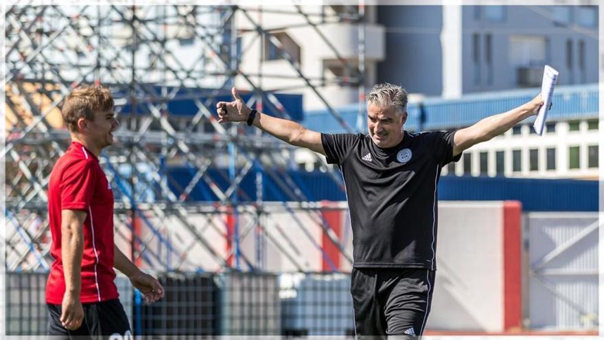 Víctor Afonso, durante un entrenamiento con el Lincoln Red gribraltareño.