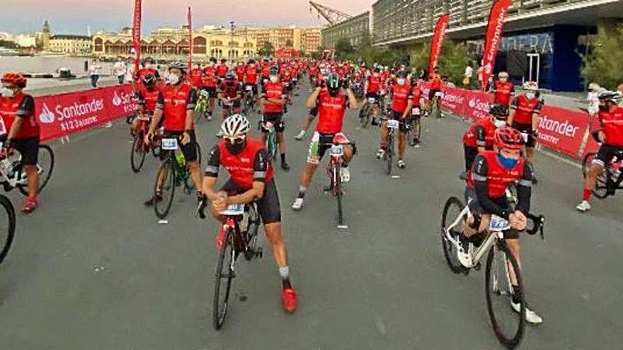 Marcha Ciclista en la Marina de Valencia.