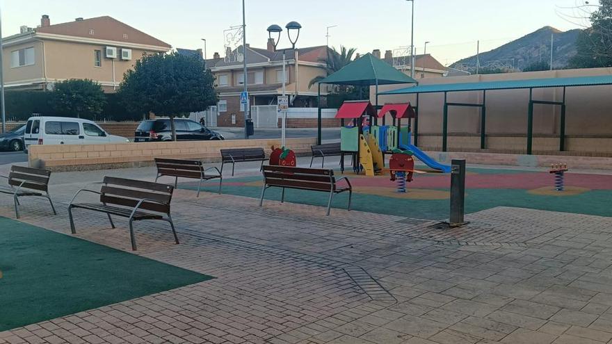 Finalizadas las obras de remodelación del parque Federico García Lorca de Petrer