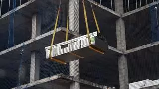¿En qué barrios se está construyendo vivienda pública en Zaragoza?
