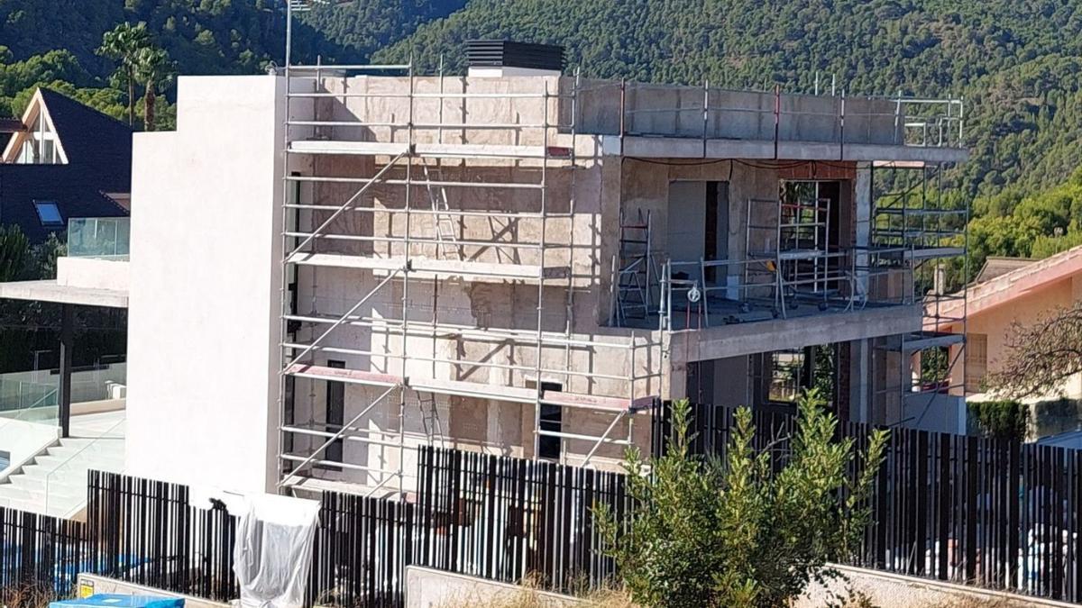 Obras denunciadas ante Urbanismo por los vecinos de Los Teatinos, en El Valle. | CEDIDA POR LOS VECINOS