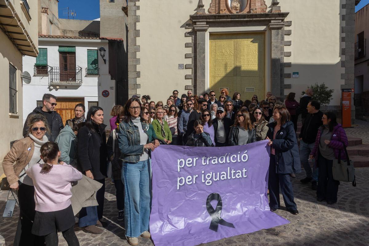 Concentración por una Semana Santa de Sagunt inclusiva.