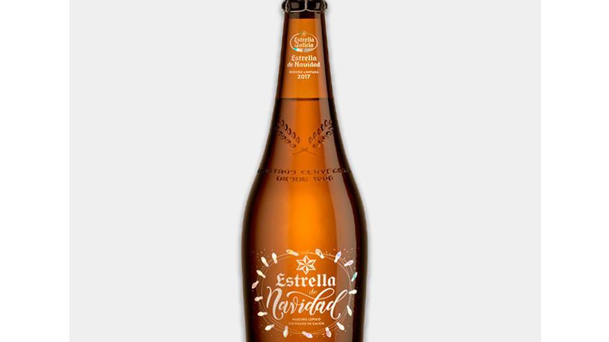 Botella de la edición navideña de la cerveza // Estrella Galicia