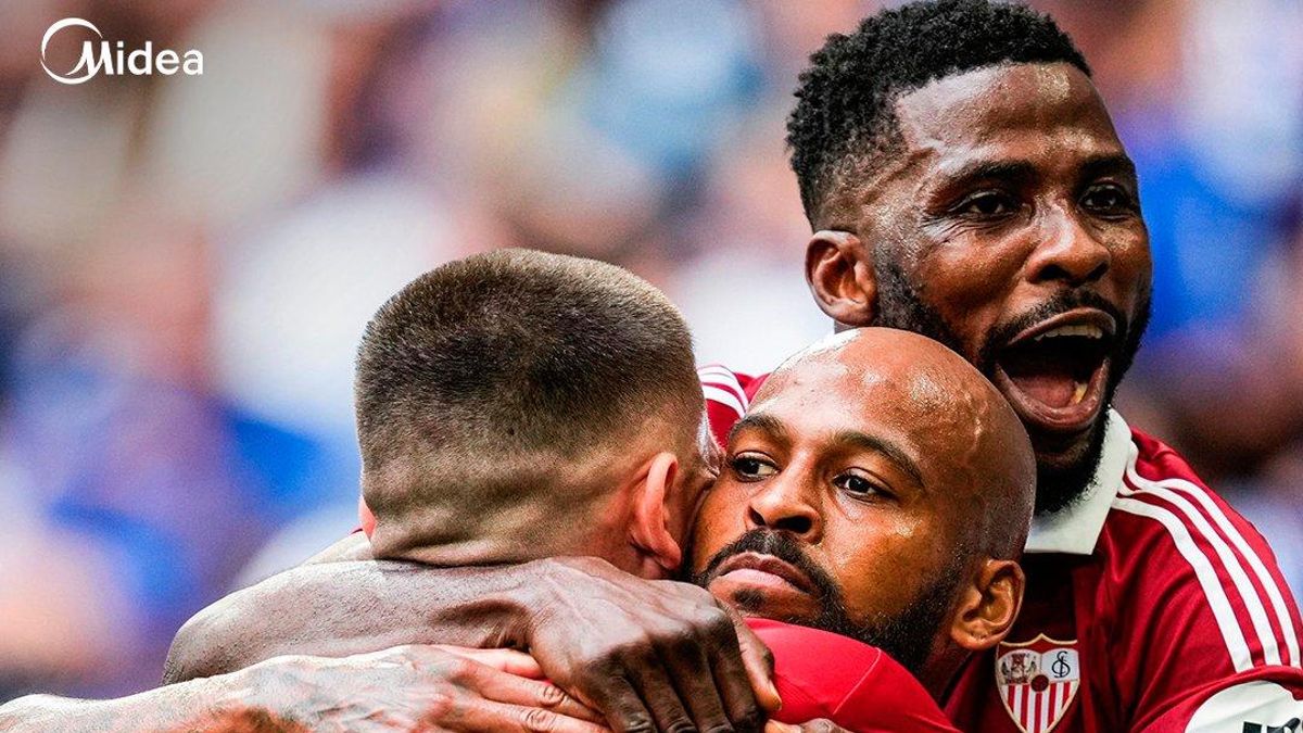 Los 'señalados' del Sevilla se reivindican ante el Schalke 04 en Gelsenkirchen (2-4)