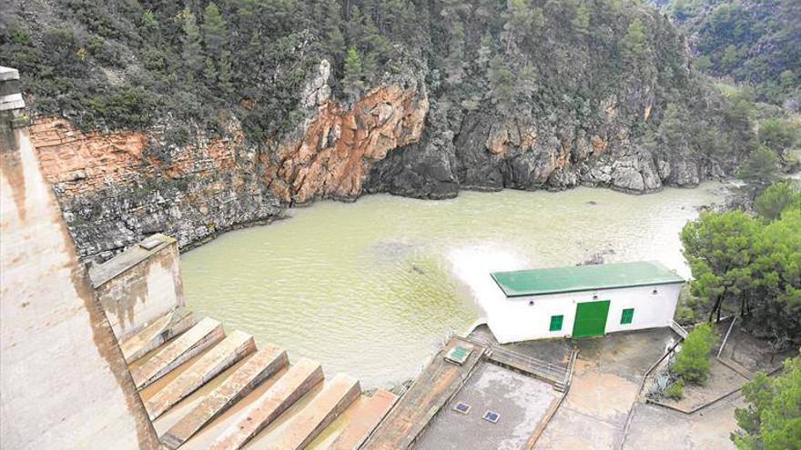 Castellón abre el año hidrológico con los pantanos casi a la mitad