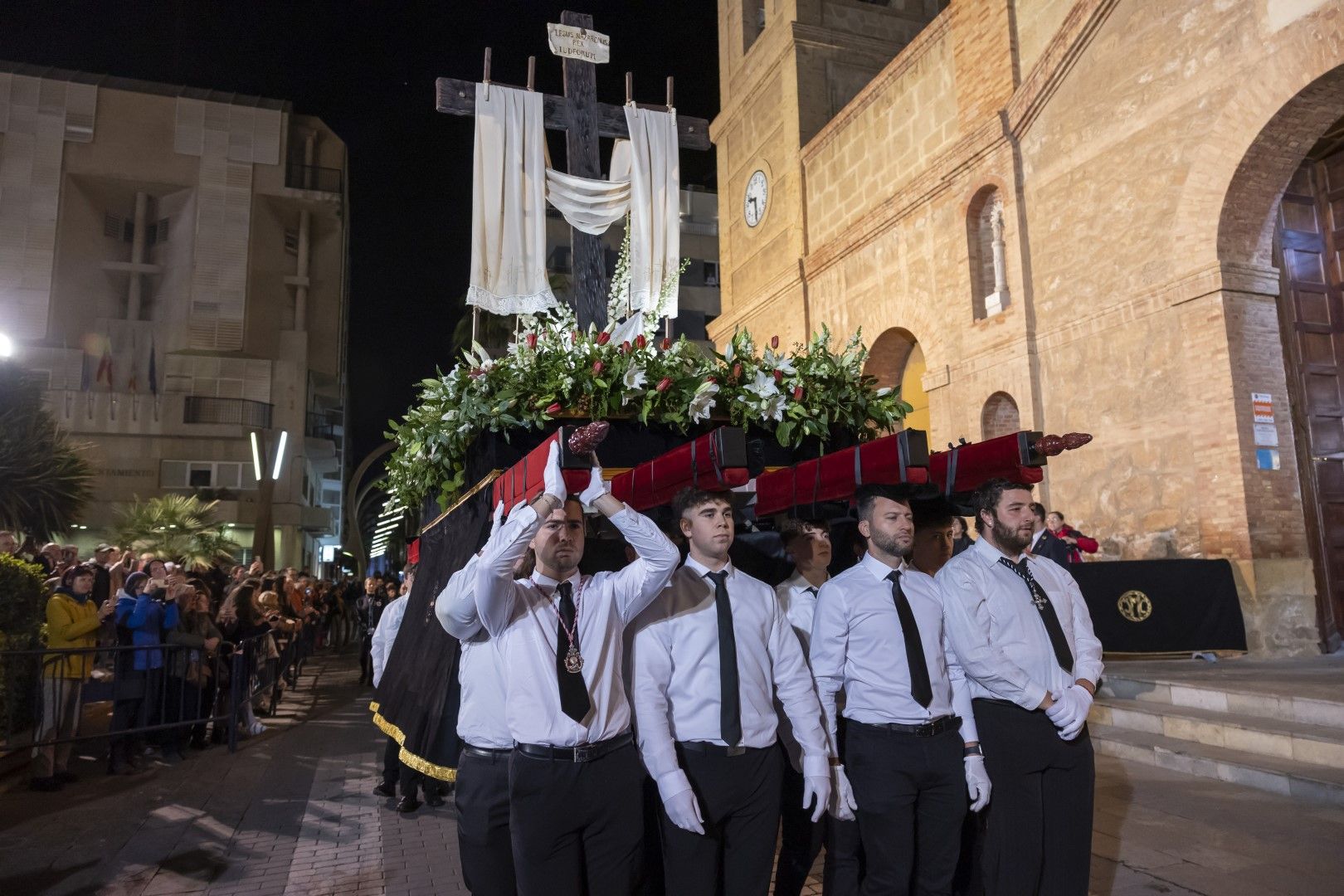 Encuentro de la Vía Dolorosa en Torrevieja del Miércoles Santo con la presencia del obispo José Ignacio Munilla