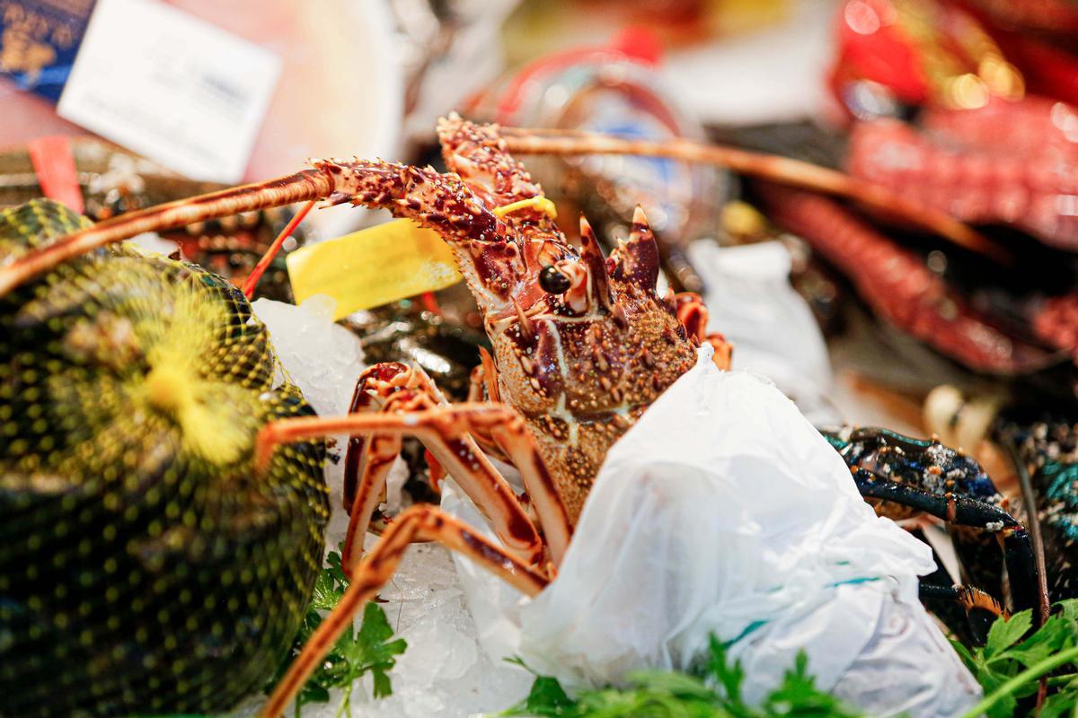Mercat Nou: días de langosta y caviar