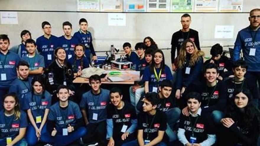 Alumes de l&#039;escola Oms i de Prat, al concurs de robòtica