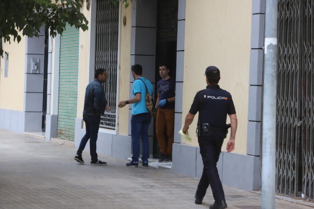 Hallan degollada a una mujer embarazada en su casa de Xàtiva