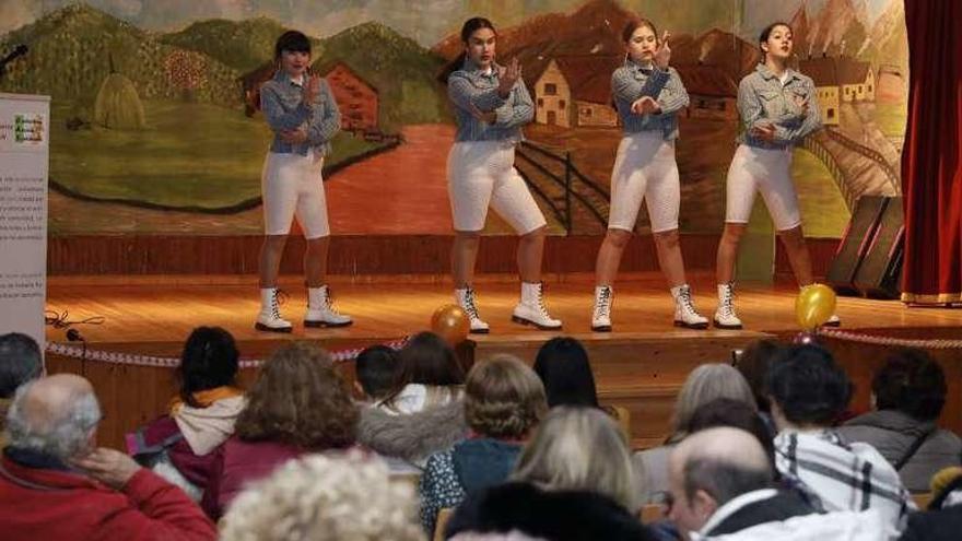 Danza, teatro y música por una buena causa en el cine de Roces