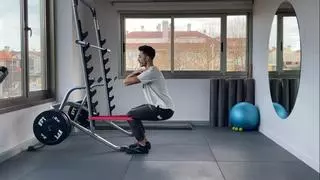 La 'sentadilla española' arrasa en los gimnasios: el secreto explosivo que esculpe los glúteos como nunca antes
