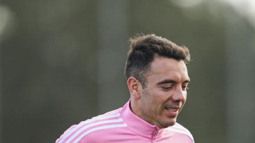 Iago Aspas, durante la sesión matinal de ayer en Mos. // RCCV