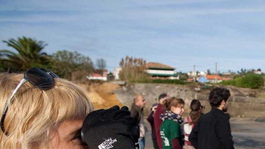 Participantes en la salida de campo organizada ayer por SEO en Bañugues.