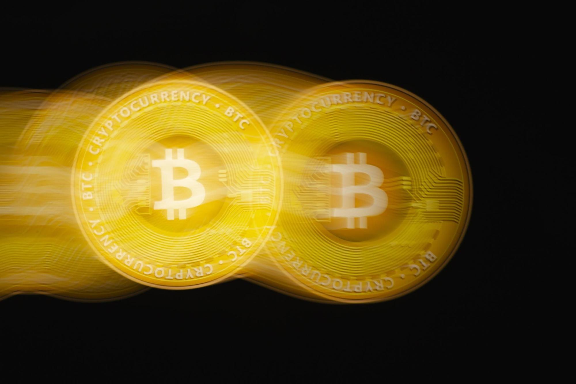 El Salvador elimina el Bitcoin como moneda oficial: ¿Qué hay detrás de la  decisión?