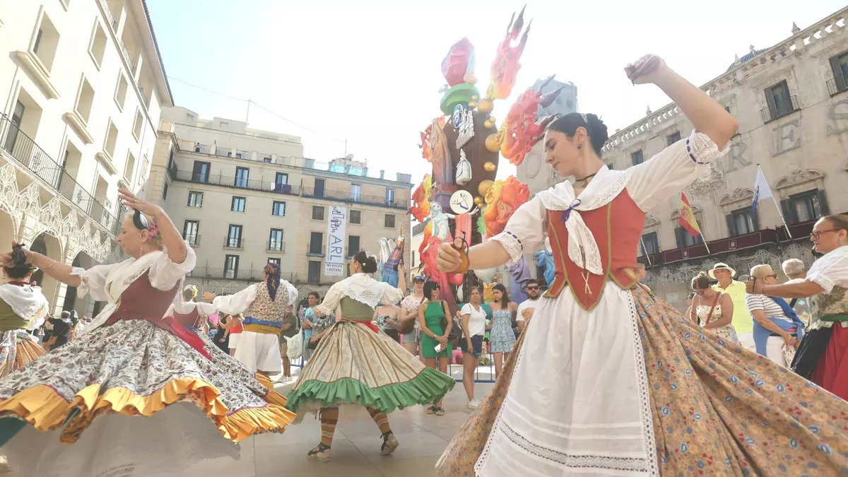 Agenda de las Hogueras de Alicante de hoy: última mascletà y Cremà