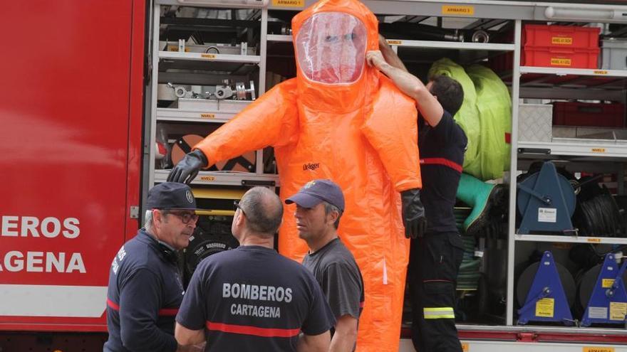 Exhibición de vehículos y simulacros de bomberos en Cartagena