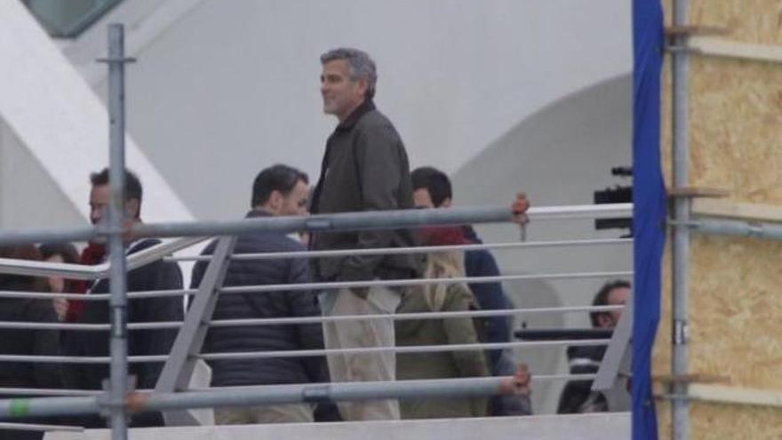 George Clooney por fin se deja ver