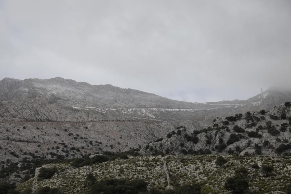 La nieve aparece de forma tímida en el Puig Major