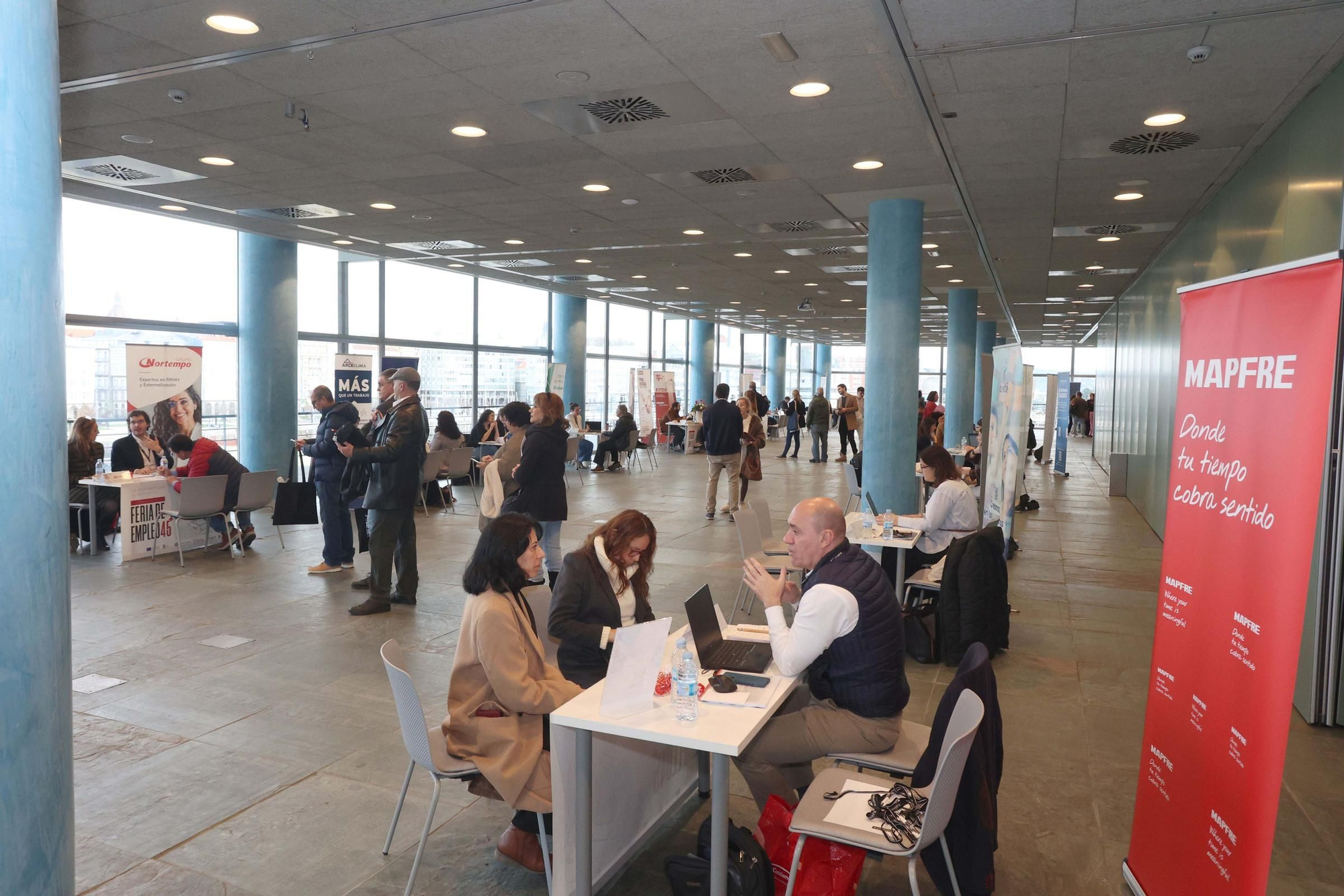 Feria de empleo Encontros 45+ en Palexco